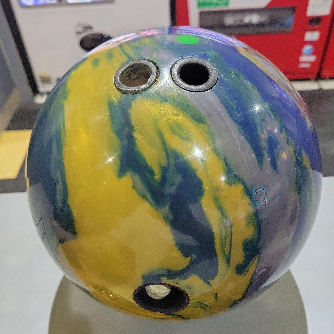 初代サミット　STORM15ポンド　ボウリングボール