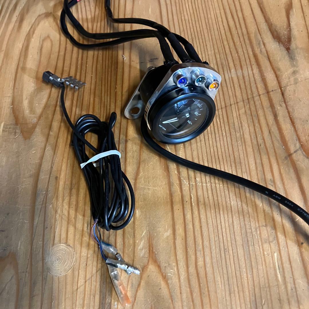 デジタルメーター デイトナ　ベローナ　48φ 電気式