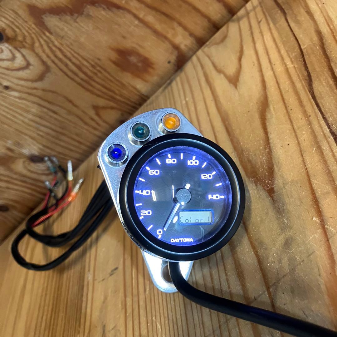 デジタルメーター デイトナ　ベローナ　48φ 電気式