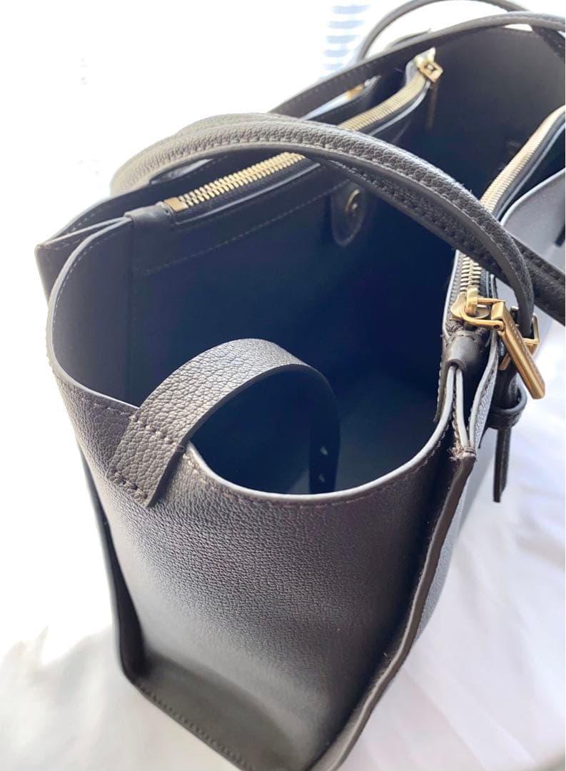 CHARLES & KEITH クラシックダブルハンドル トートバッグ　ブラウン