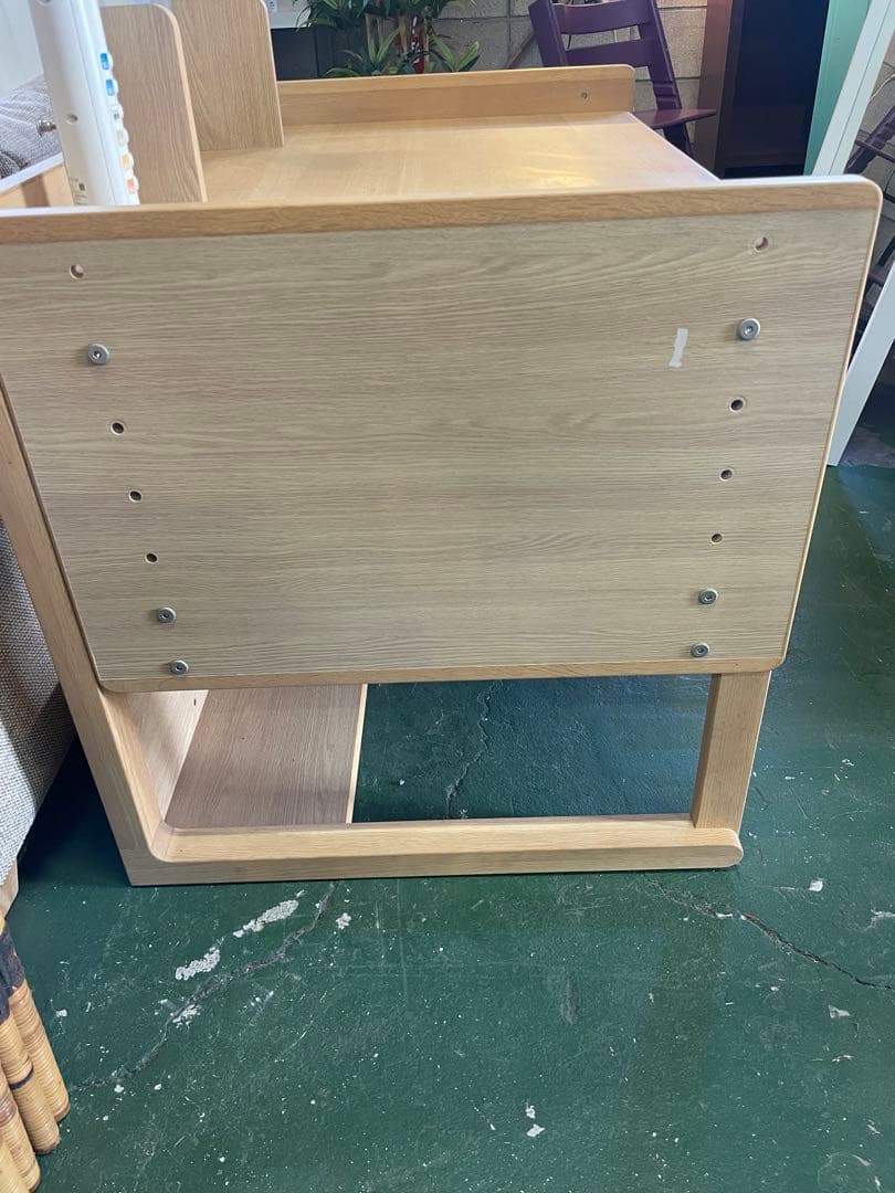 カリモク×ベネッセ　学習机　ライト付き