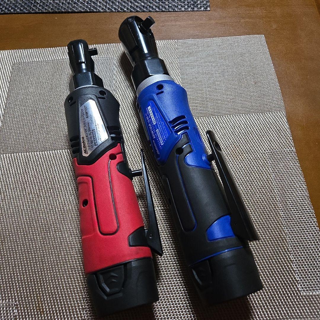 電動ラチェットレンチセット 赤 青 充電器付き