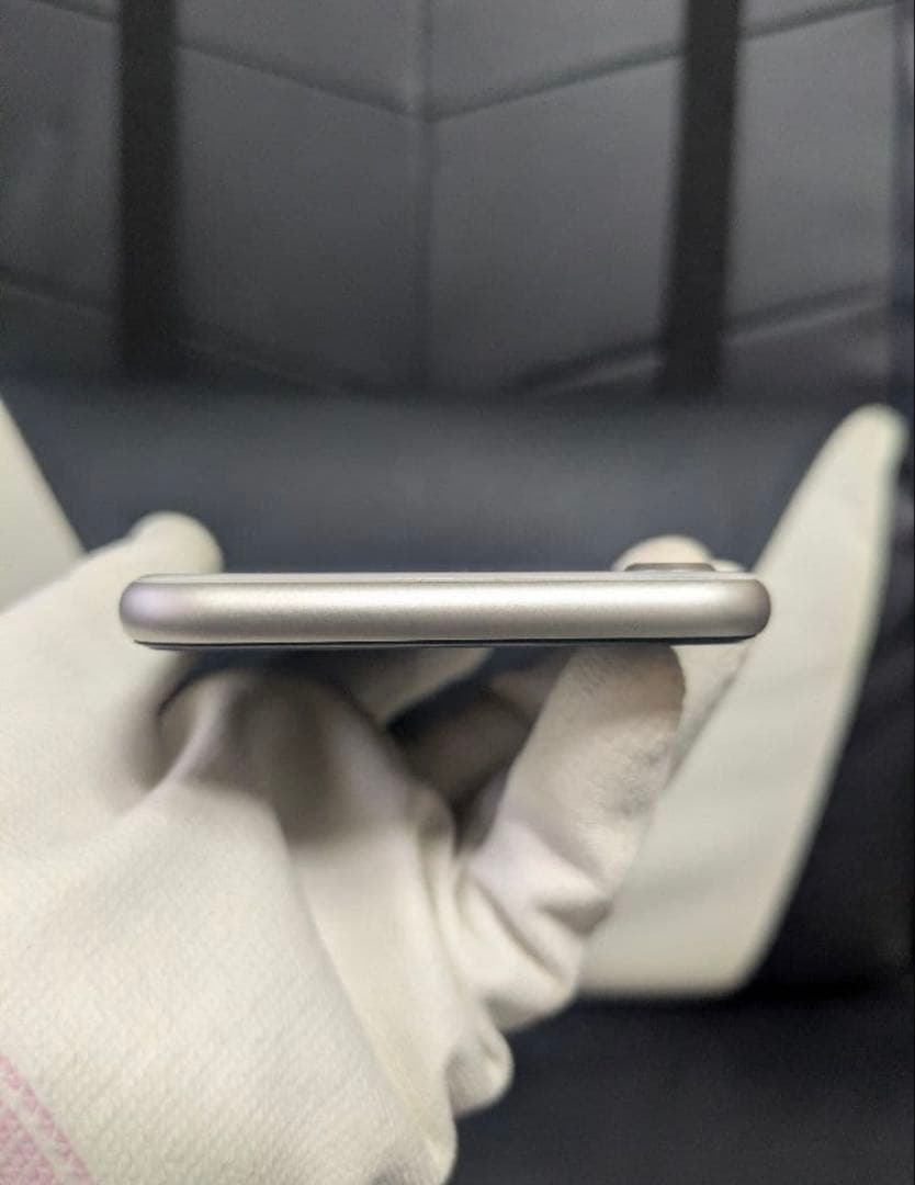 画面新品　iPhoneSE 第3世代 64gb SIMフリー 白