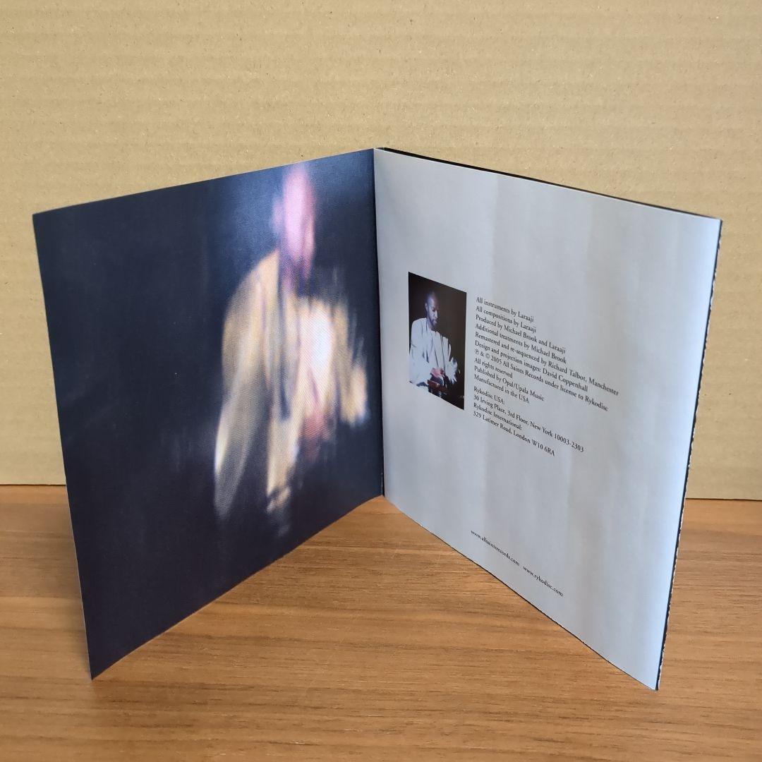 LARAAJI 『FLOW GOES THE UNIVERSE』　ララージ