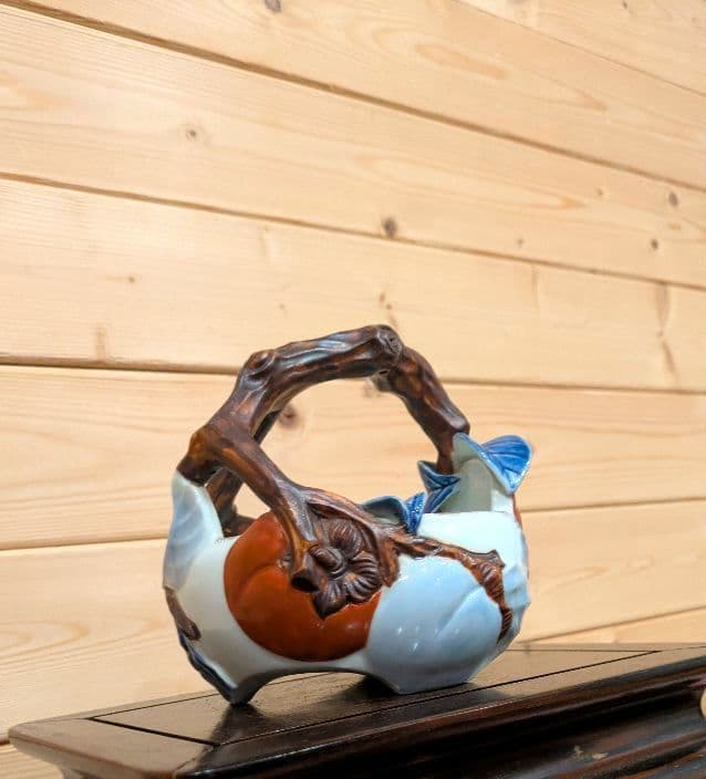 高*橋様 十二代酒井田柿右衛門　染錦　柿彫　灰皿　　 渦福印　 柿