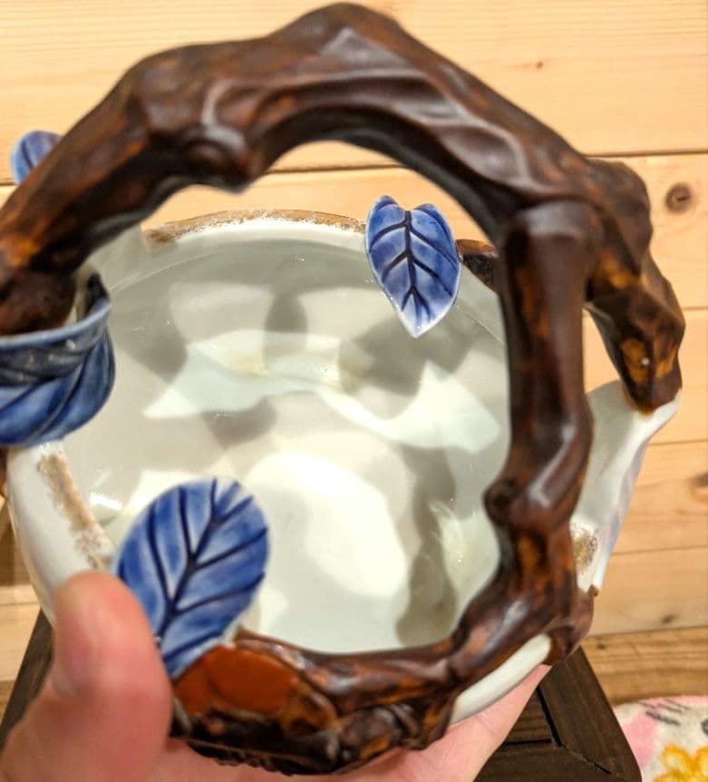 高*橋様 十二代酒井田柿右衛門　染錦　柿彫　灰皿　　 渦福印　 柿