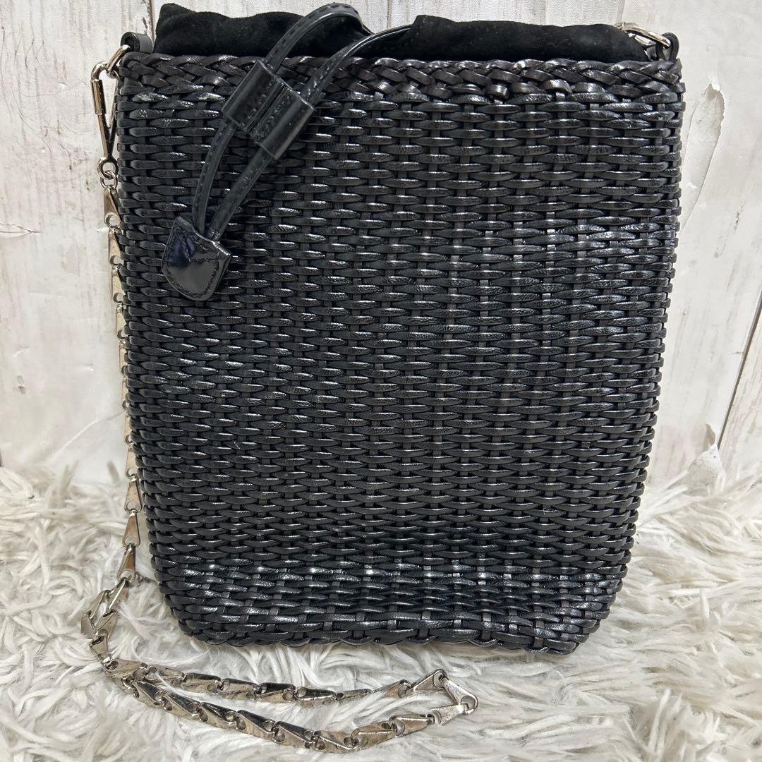 GUCCI チェーン　ショルダーバッグ　カゴバッグ　ブラック　カゴ