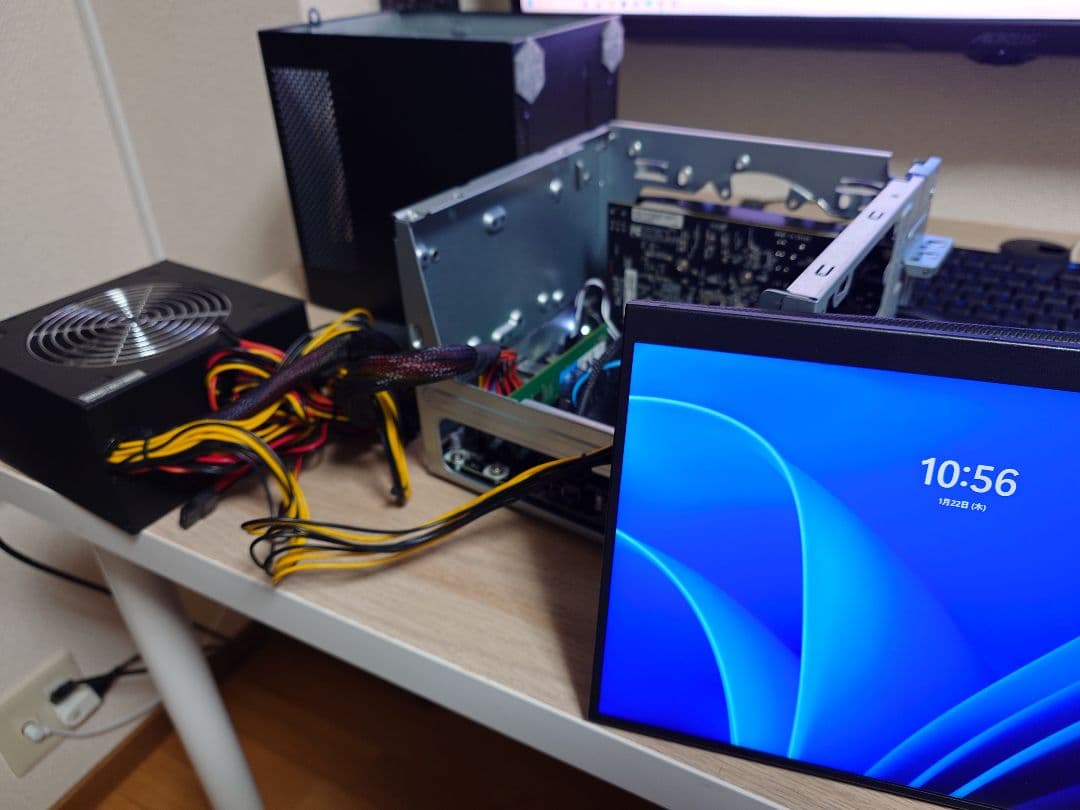 キューブ型デスクトップPC asrock deskmeet