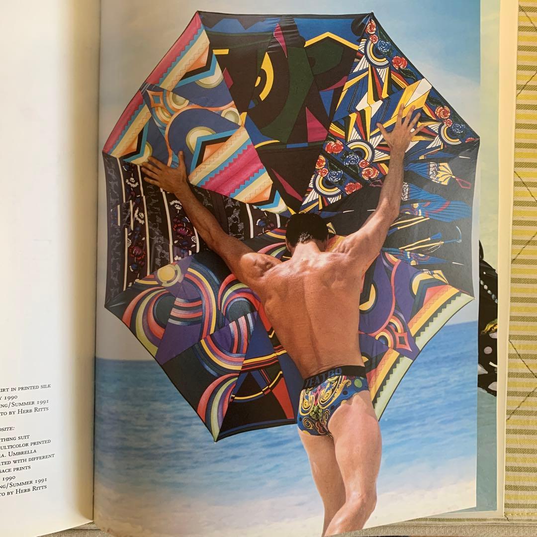 ヴェルサーチ　スタイル　本　スーパーモデル