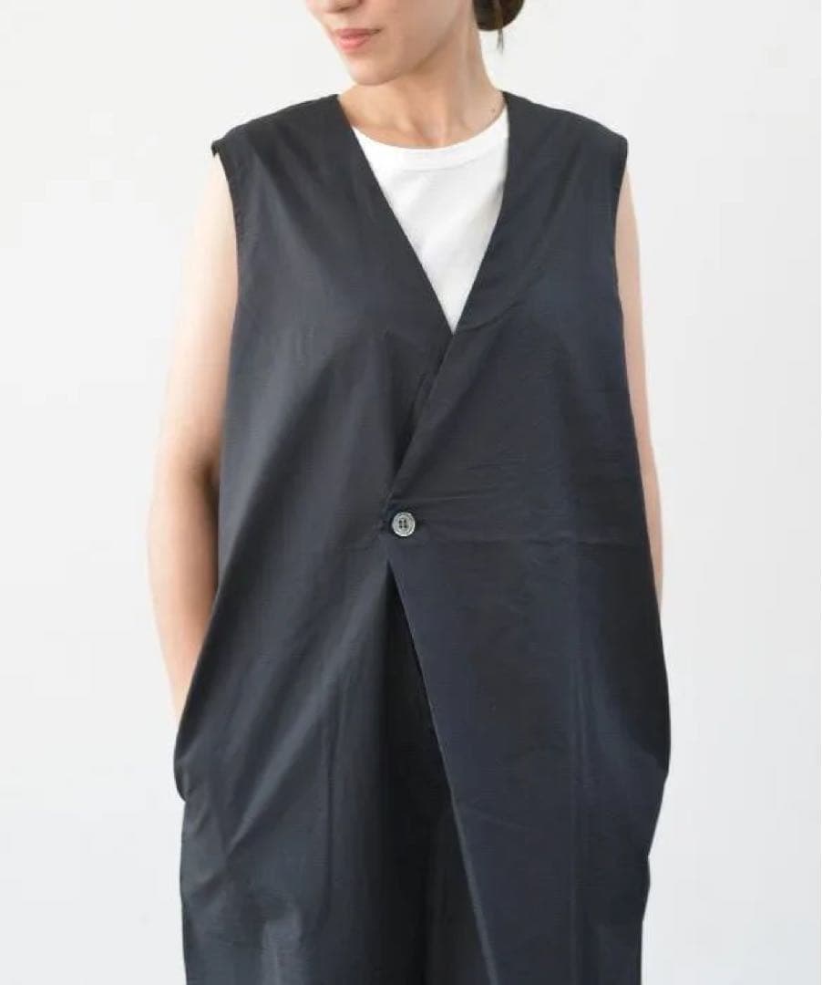 UNIVERSALTISSU ナチュラルタイプライターラップサロペットパンツ