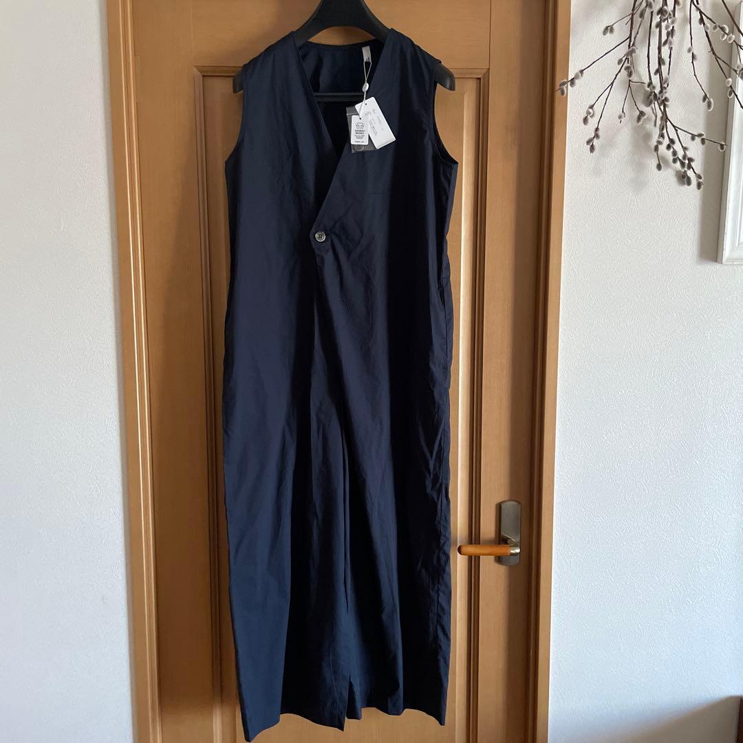 UNIVERSALTISSU ナチュラルタイプライターラップサロペットパンツ