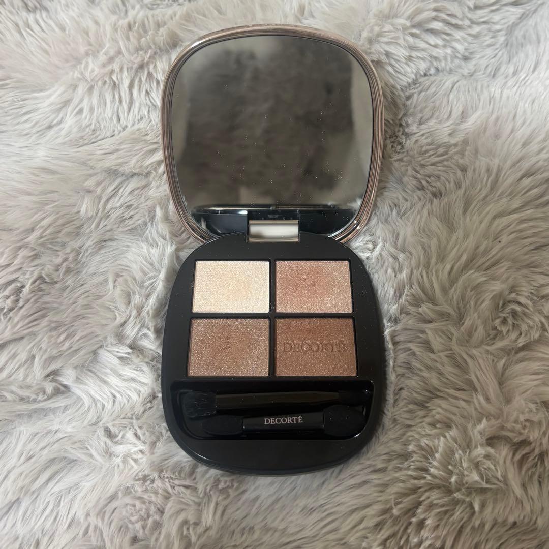 コスメデコルテ　アイシャドウ スキンシャドウデザイニングパレット　01