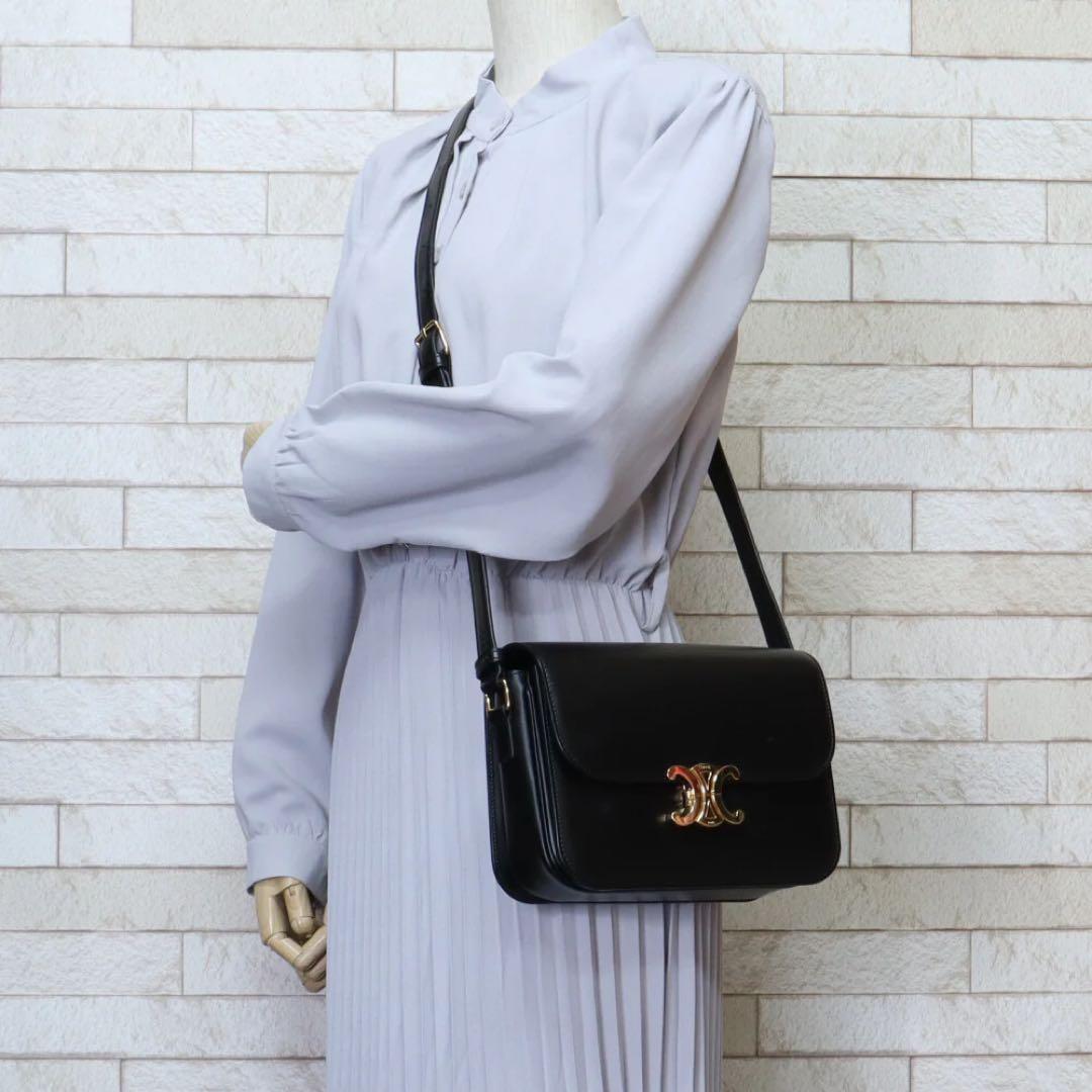 CELINEロゴブラックショルダーバッグ