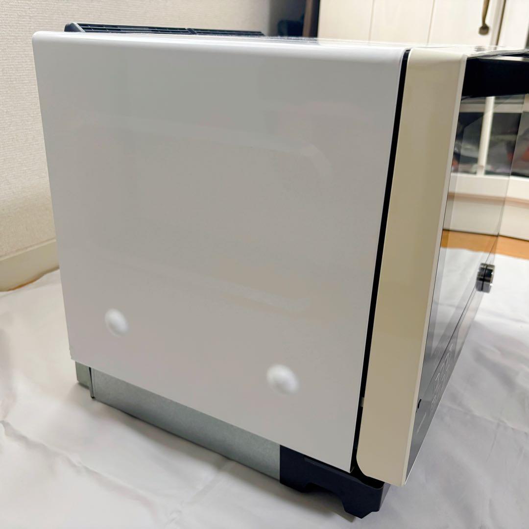 TOSHIBA オーブンレンジ 石窯ドーム　ホワイト　ER-RD3000 30L