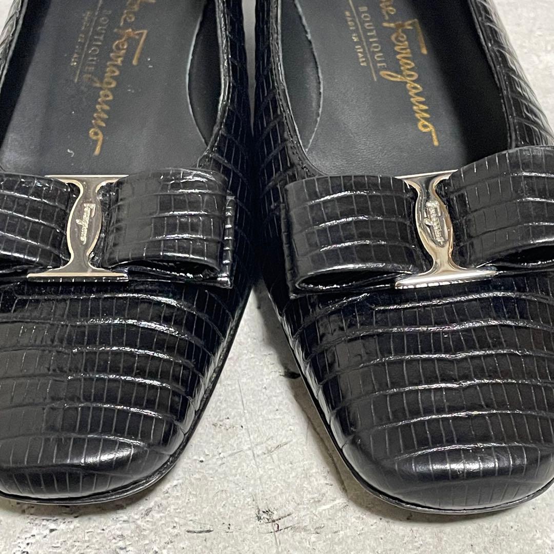 サルヴァトーレフェラガモ　Ferragamo（6） パンプス　ヴァラ　型押し　黒