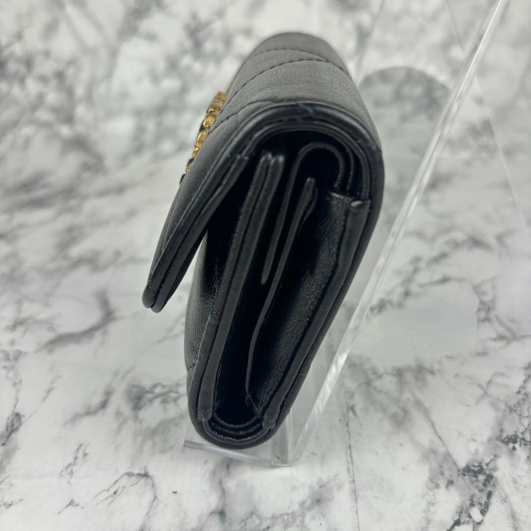 68 CHANEL 三つ折り財布　シャネル19 ディズヌフ