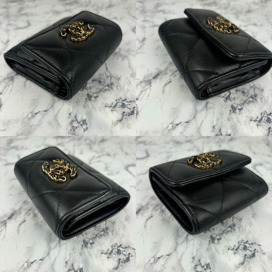 68 CHANEL 三つ折り財布　シャネル19 ディズヌフ