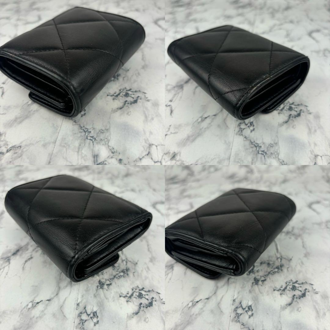 68 CHANEL 三つ折り財布　シャネル19 ディズヌフ
