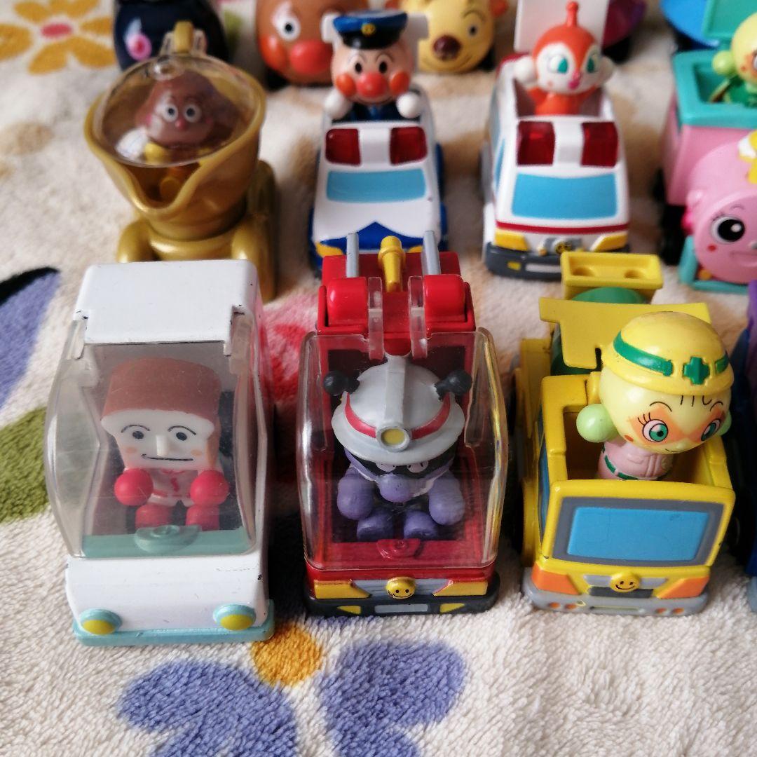 【美品】アンパンマン gogoミニカー ♡ はたらくくるま UFO他 16台 ♡