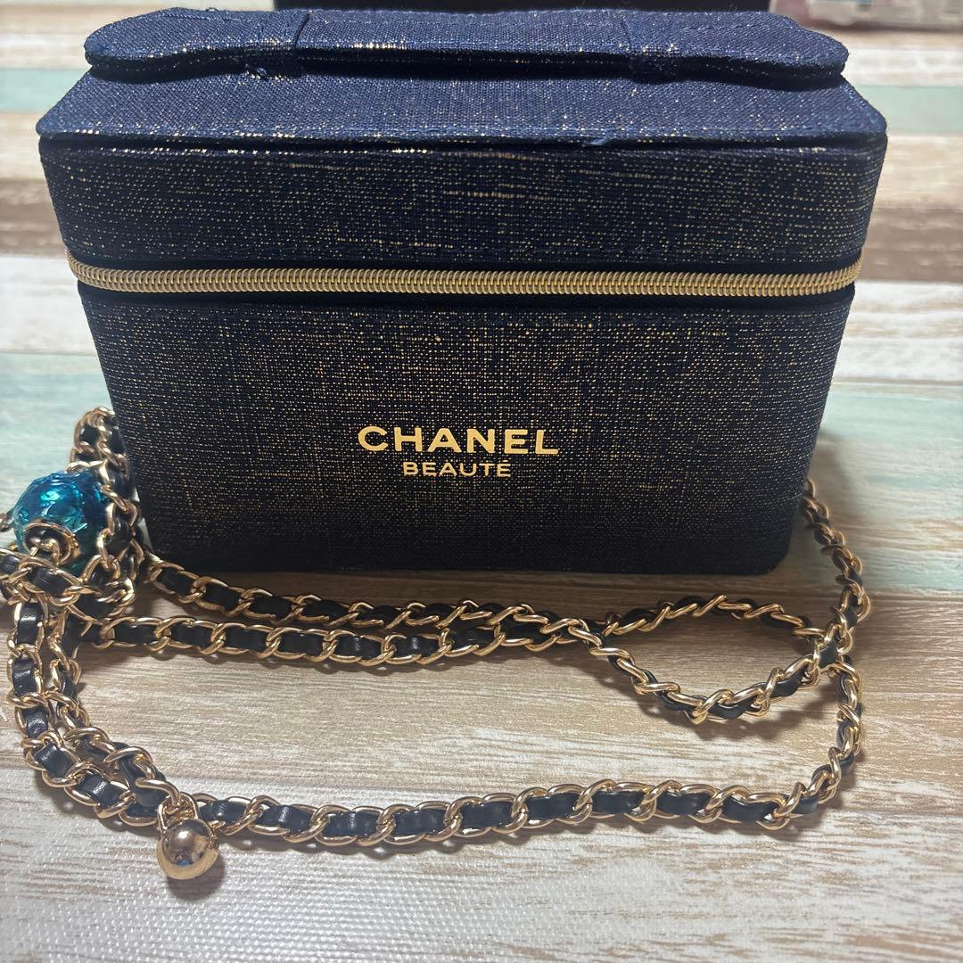 CHANEL バニティ ポーチ チェーン付き ノベルティ