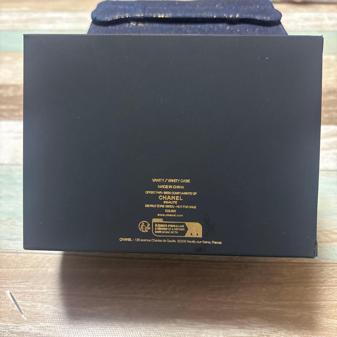 CHANEL バニティ ポーチ チェーン付き ノベルティ