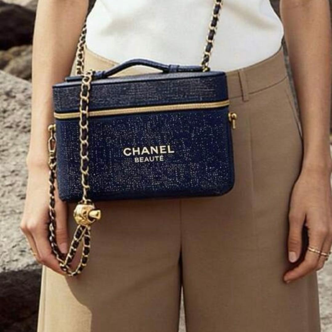 CHANEL バニティ ポーチ チェーン付き ノベルティ