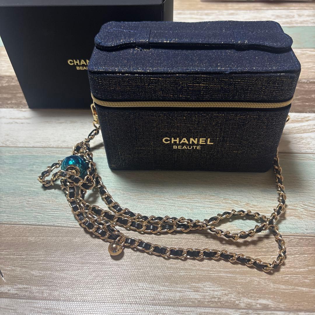 CHANEL バニティ ポーチ チェーン付き ノベルティ