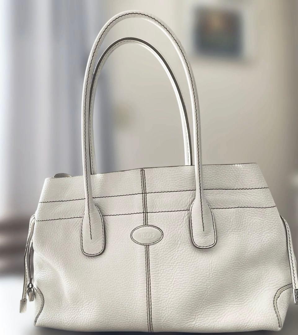 TOD’s トッズ　トートバッグ ショルダーバッグ　白　１年中ファショナブル
