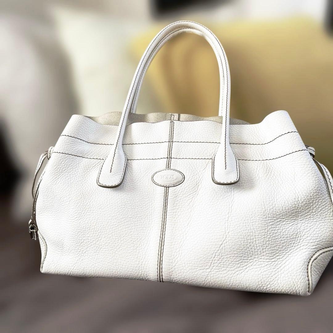 TOD’s トッズ　トートバッグ ショルダーバッグ　白　１年中ファショナブル
