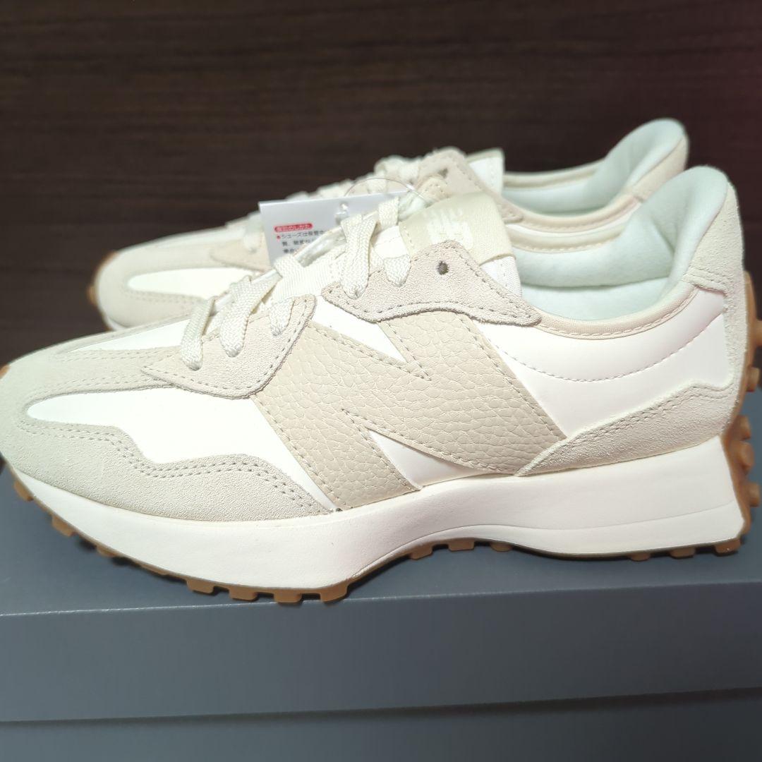 ニューバランス　WS327 NKD B　23.5cm 新品未使用