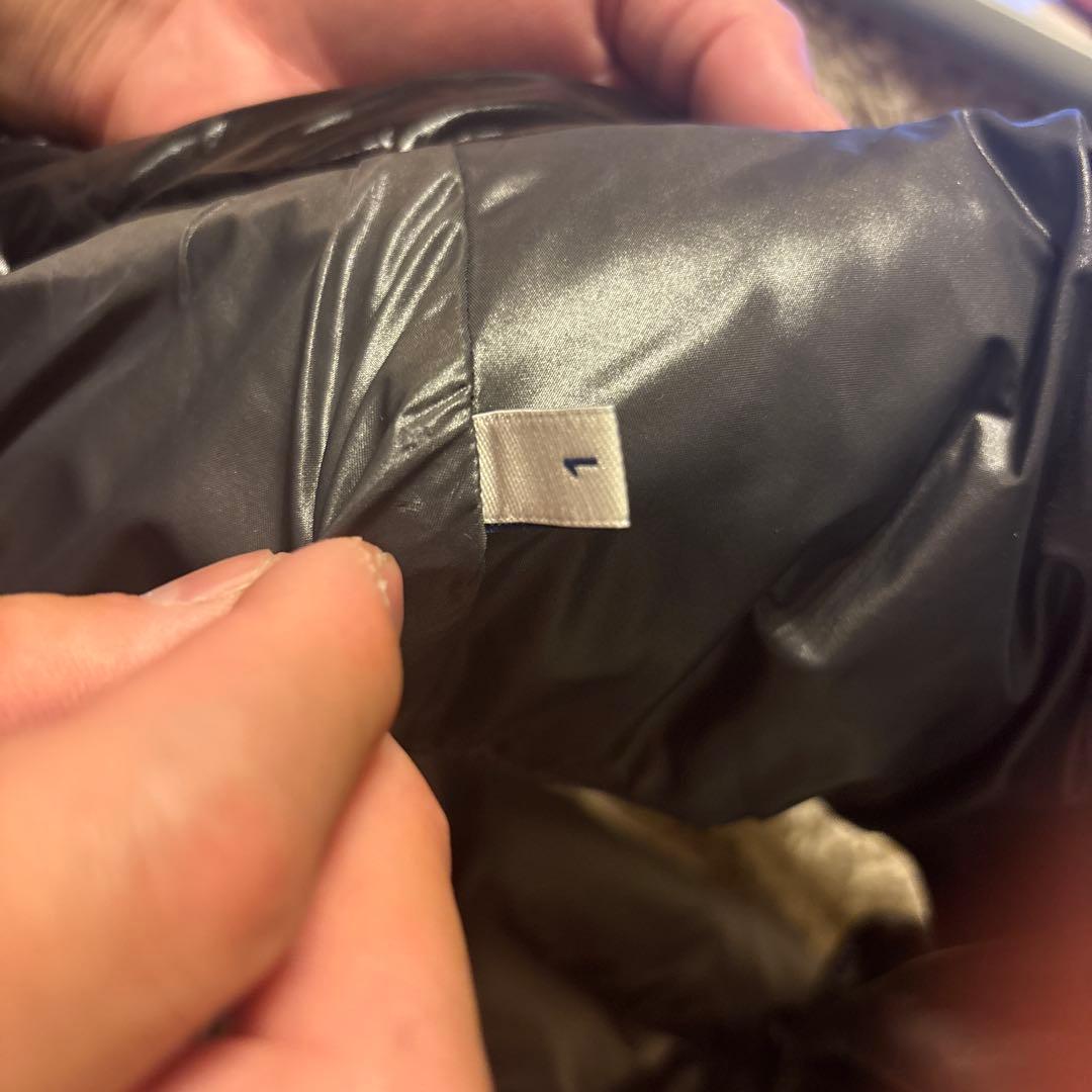 MONCLER 黒 ダウンベスト