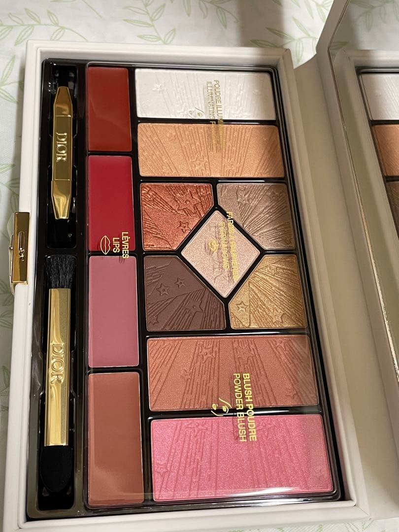 ディオール マルチユースパレット ホリデー2025 限定　dior 未使用