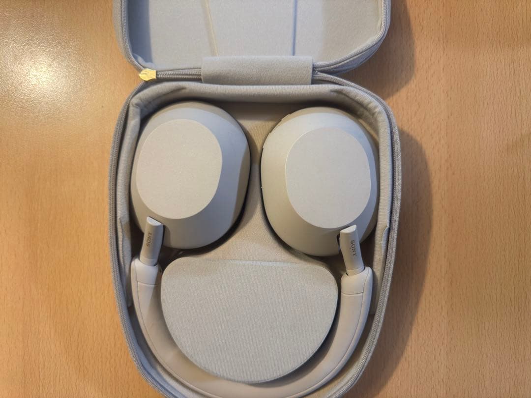 SONY WH-1000M5ホワイト ワイヤレスヘッドホン