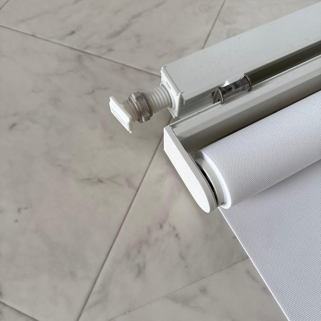 ロールスクリーン　防炎　プルコード色　バー付き