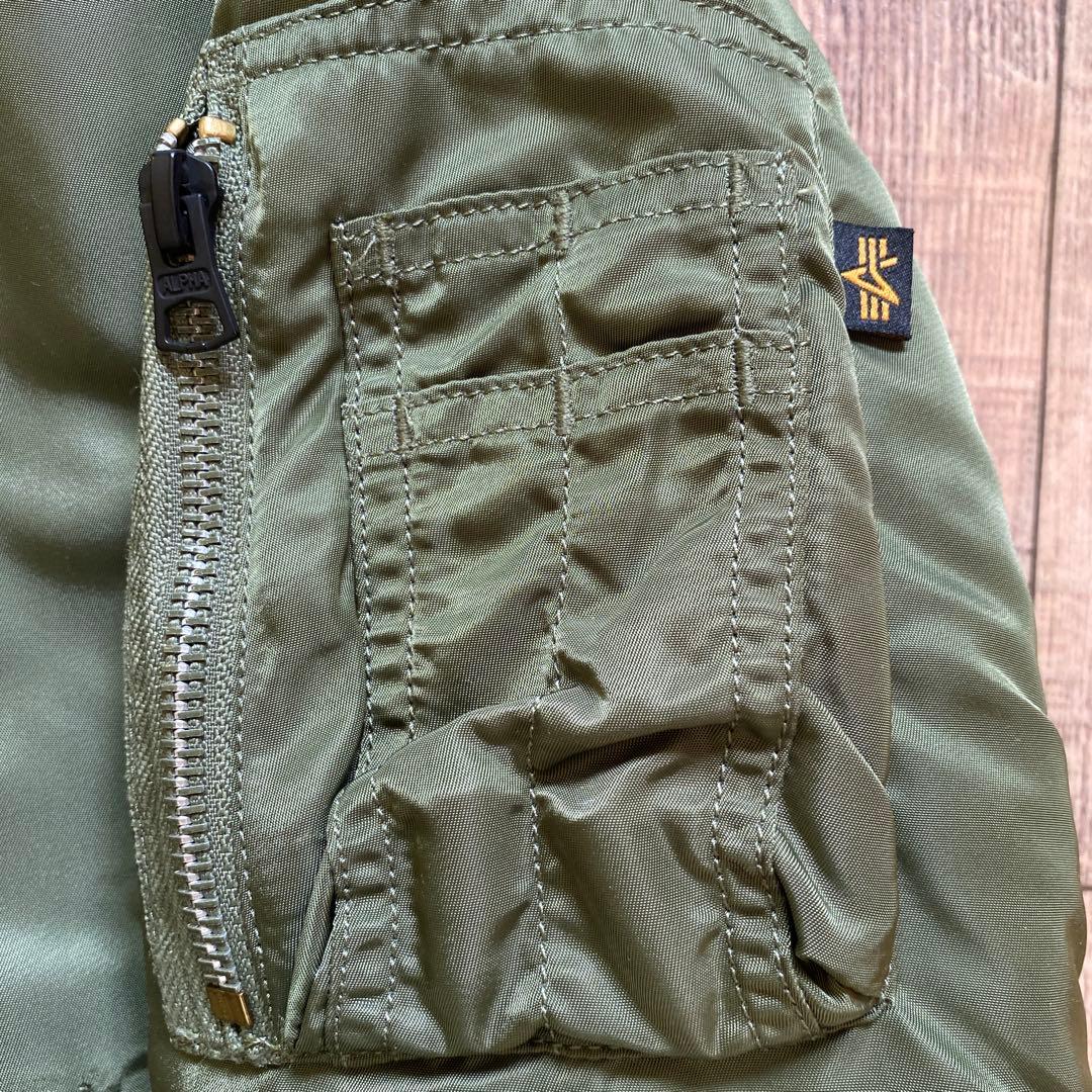 ALPHA INDUSTRIES MA-1カーキ