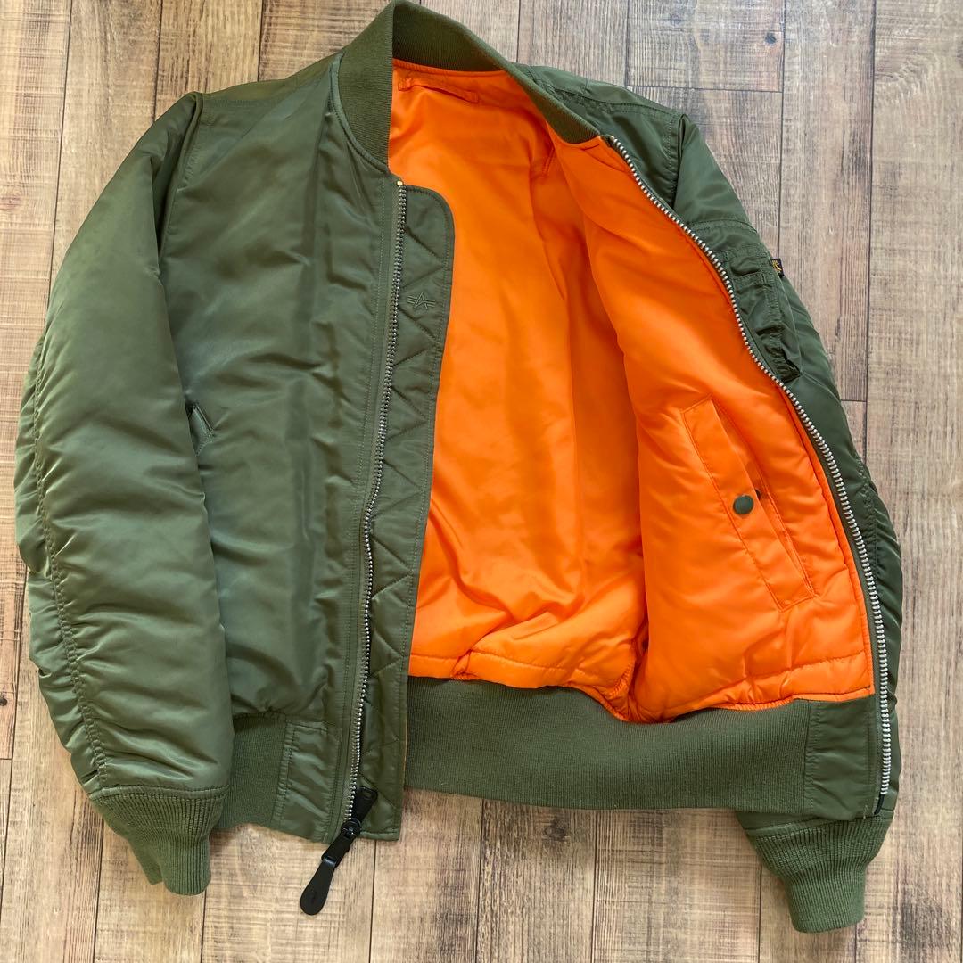 ALPHA INDUSTRIES MA-1カーキ