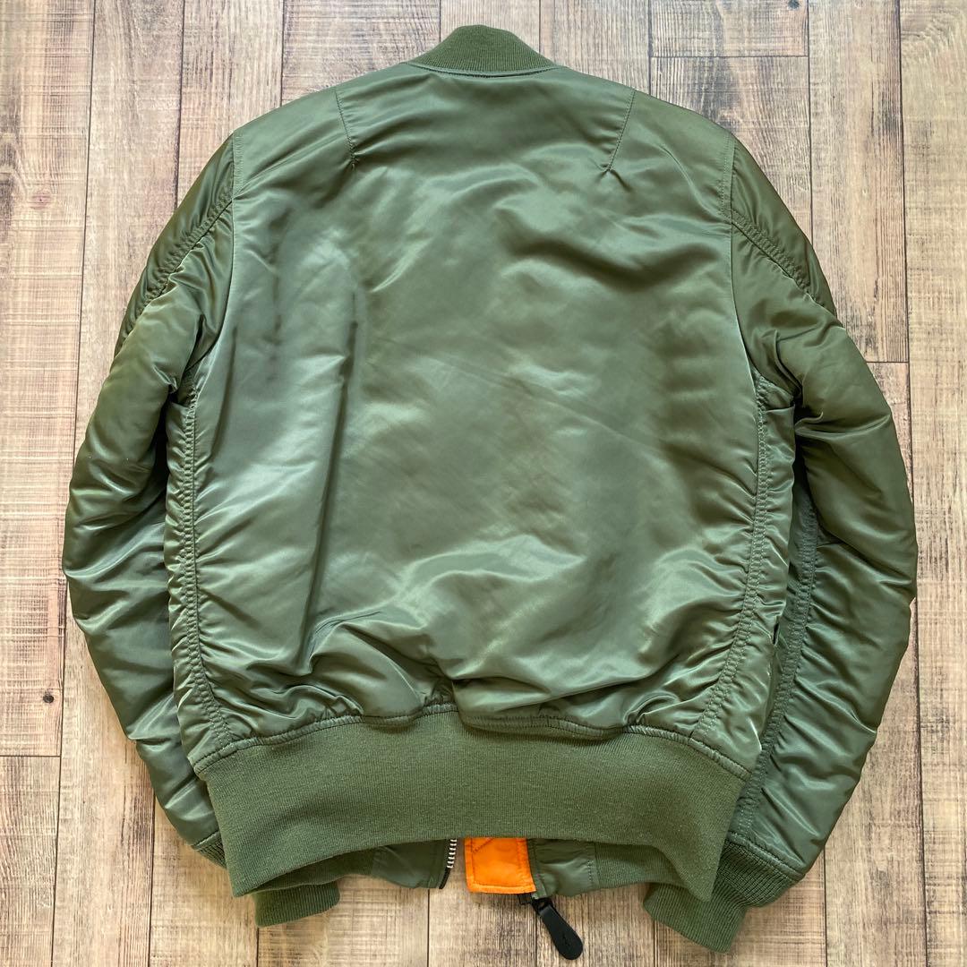ALPHA INDUSTRIES MA-1カーキ