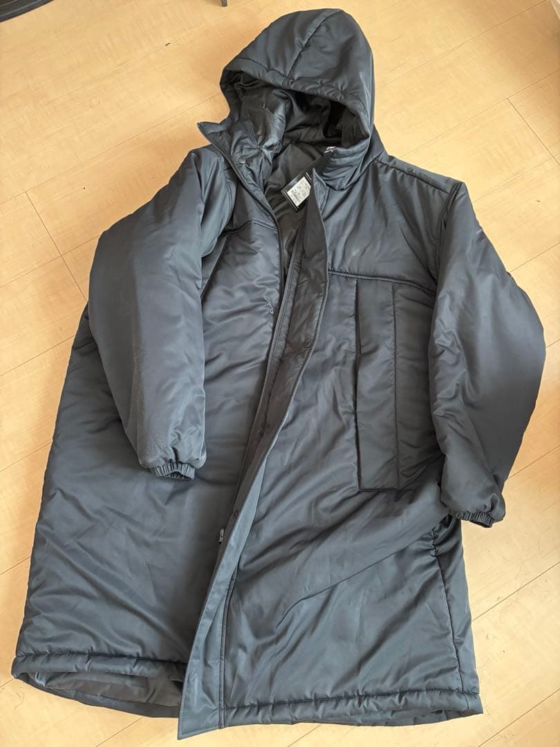 ニューバランスコート