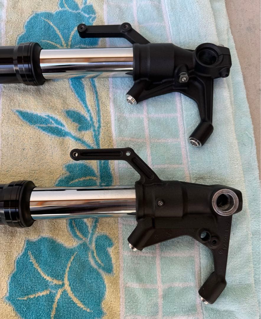 【値下げしました】Z900RS 純正フロントフォーク