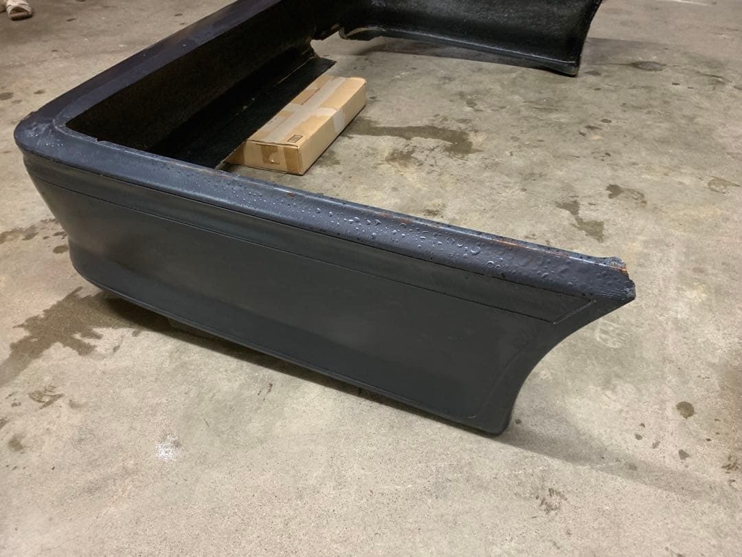 a*m様 Y31シーマ ヴァルドRバンパー？希少？