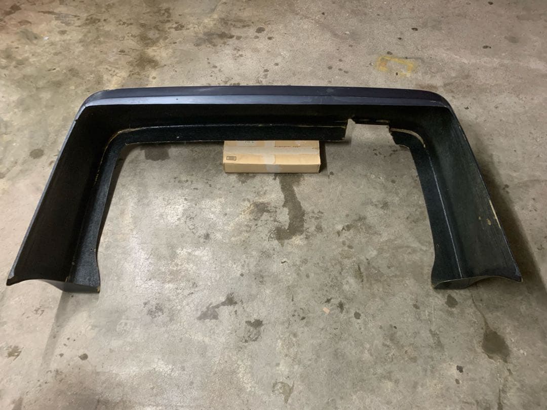 a*m様 Y31シーマ ヴァルドRバンパー？希少？