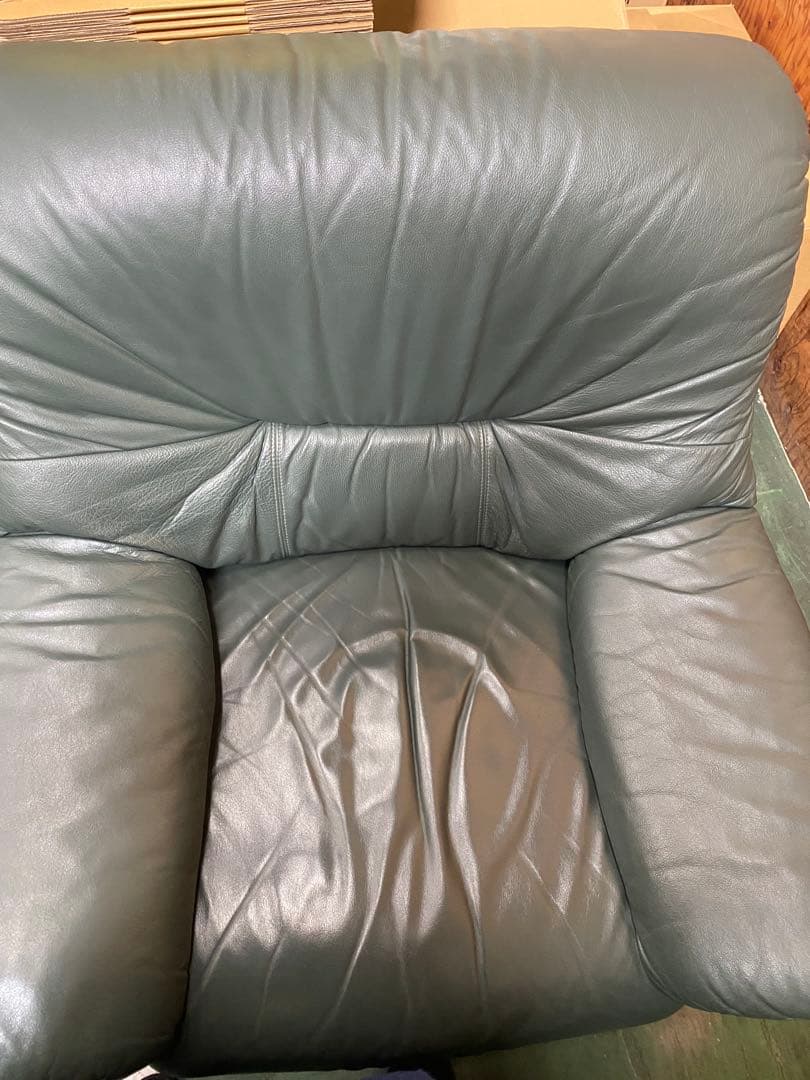 ブラックレザー 3人掛けソファ➕1人掛け2個