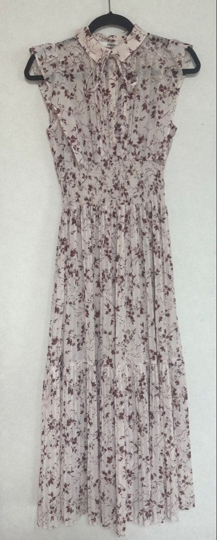 SNIDEL スナイデルSustainable フリルプリーツワンピース