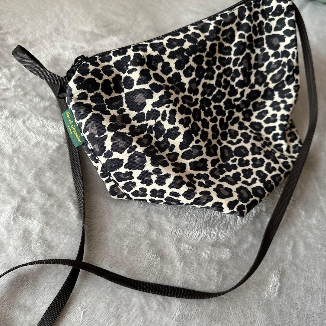 ヒョウ柄ショルダーバッグ