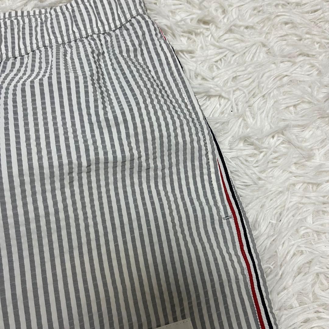 現行モデル トムブラウン Thom Browne ハーフパンツ ストライプ 水着