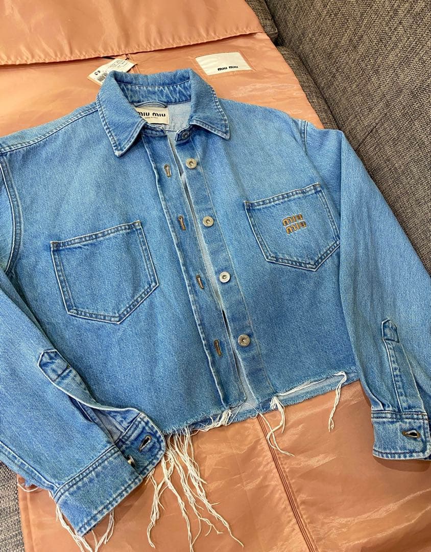 ミュウミュウのデニムジャケット