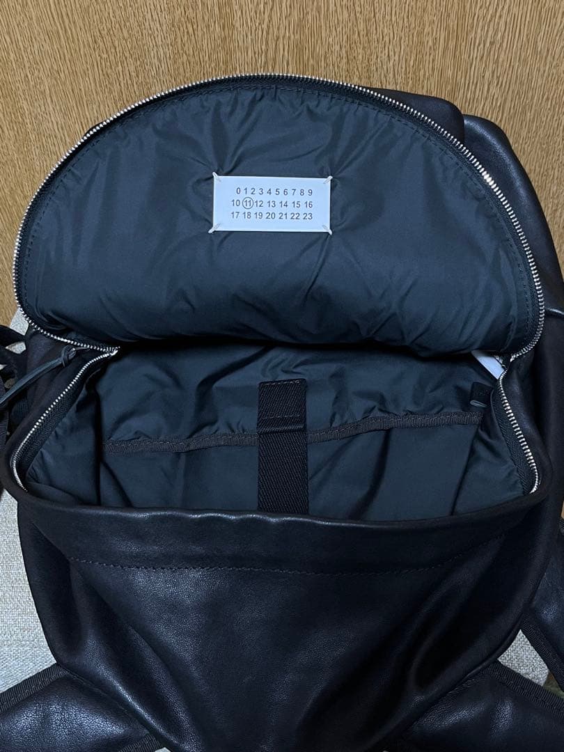 Maison Margielaメゾンマルジェラ ブラックレザーバックパック