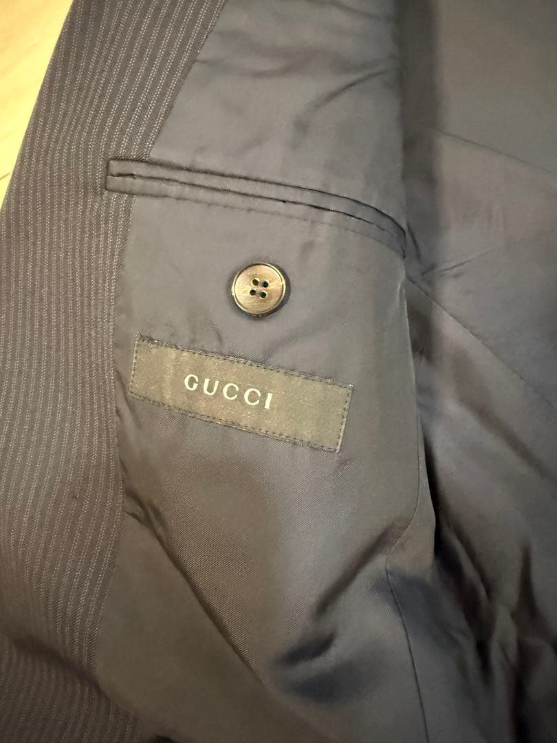 GUCCI ネイビースーツセットアップ