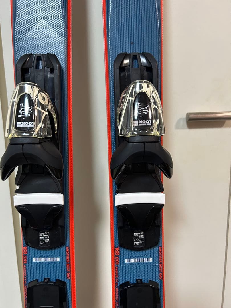 Rossignol スキー板 青色 Lookバインディング付き