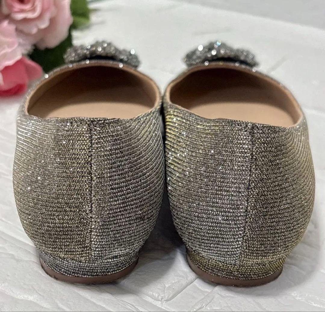 Manolo Blahnik ハンギシ　フラット　希少　シルバーゴールド 玉虫色